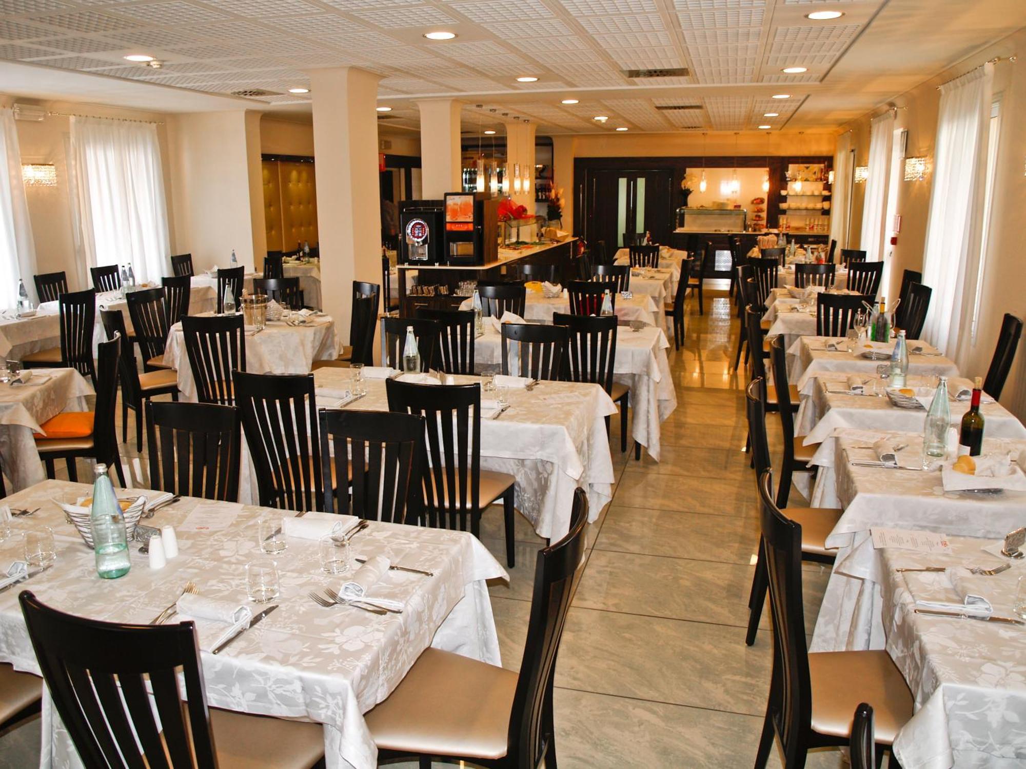 Hotel Villa Angelina Бибионе Экстерьер фото