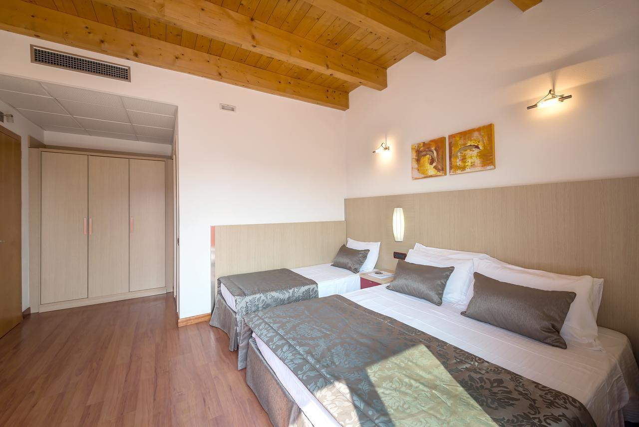 Hotel Villa Angelina Бибионе Экстерьер фото